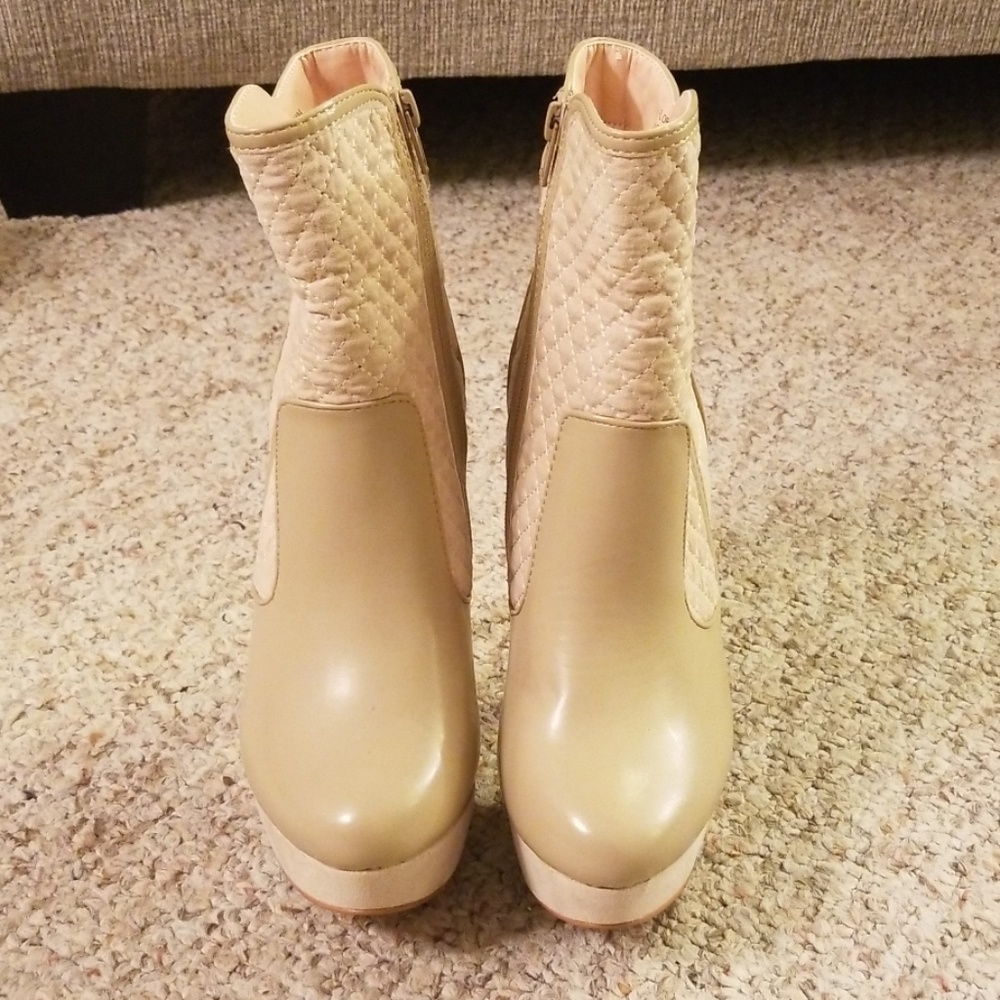 Shoedazzle Platform booties Florianna